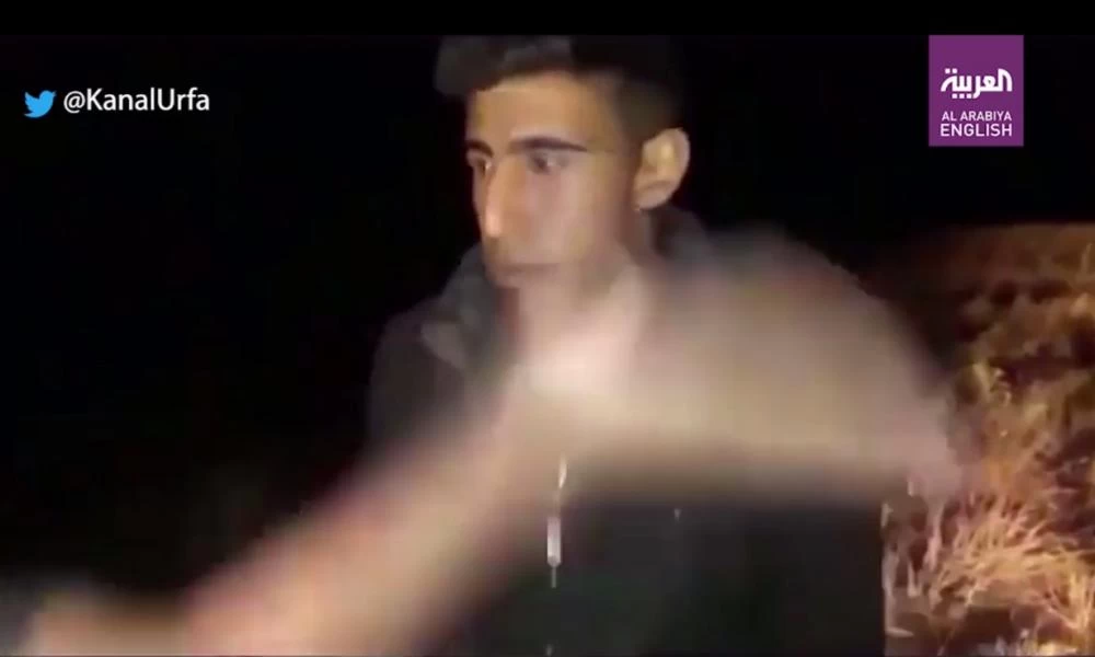 Αξιωματικός βιαιοπραγεί εναντίον Σύρου πρόσφυγα